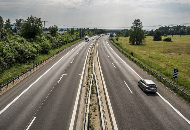 박정희 대통령에게 경부고속도로 건설을 구상하게 만든 독일 아우토반. 위키미디어