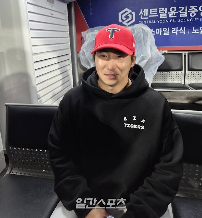 8일 광주 삼성전을 마친 뒤 취재진과 인터뷰하는 KIA 나성범. 광주=배중현 기자