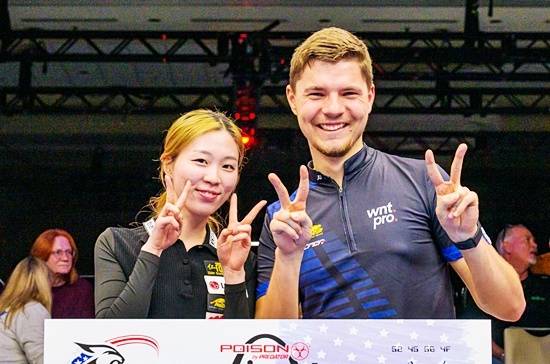 서서아-젤린스키조가 미국 세인트루이스에서 열린 ‘포이즌믹스드더블 오픈’ 결승전에서 정상에 올랐다. 우승한 서서아-젤렌스키가 시상식서 포즈를 취하고 있다. (사진=Predator Pro Billiard Series DB)