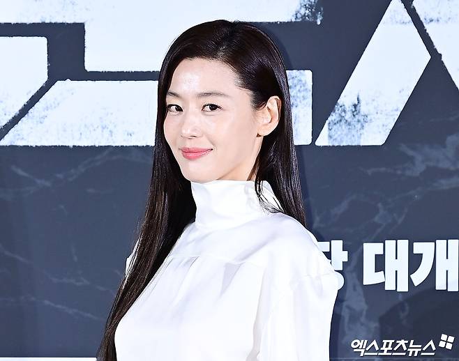 사진 = 엑스포츠뉴스 DB / 전지현