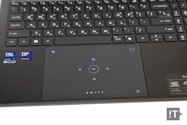 멀티 컨트롤 터치패드는 미디어 모드, 미팅 모드로 젼환 가능하다. / 권용만 기자