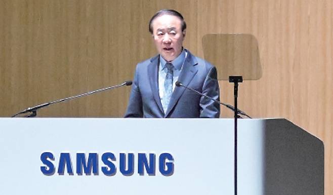 전영현 삼성전자 대표이사 부회장 겸 DS부문장이 3월 18일 제57기 정기 주주총회에서 인사말을 했다. /사진 뉴스1