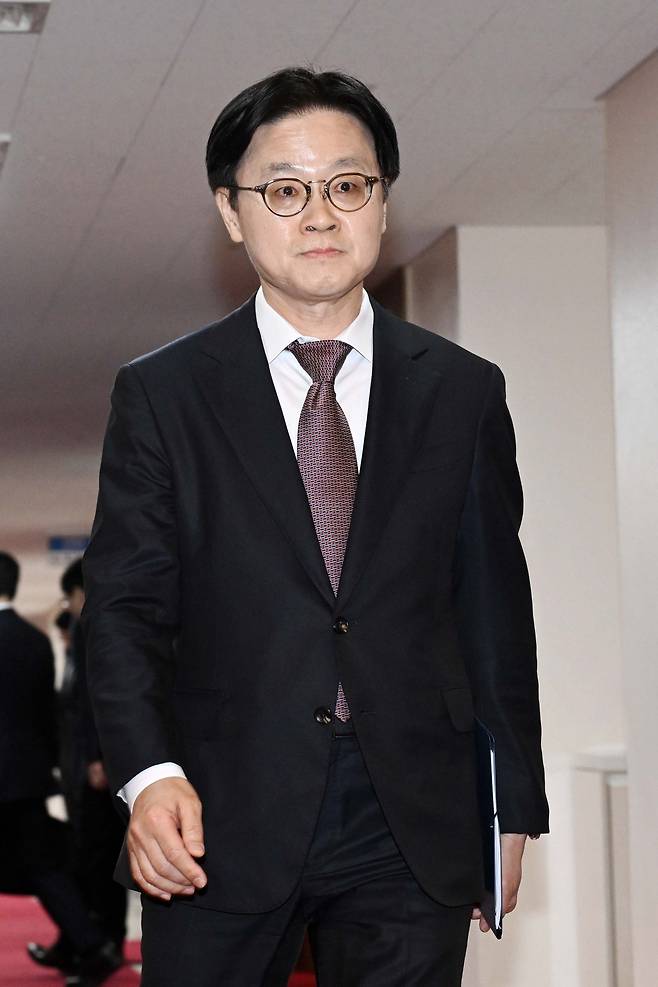 김정관 산업통상부 장관이 지난달 30일 정부서울청사에서 열린 임시 국무회의에 참석하고 있다. 연합뉴스