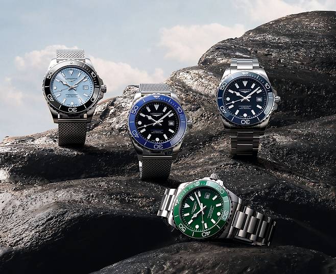 론진은 독점 셀프 와인딩 무브먼트를 탑재한 새로운 '하이드로콘퀘스트' 컬렉션을 39와 42㎜ 두 가지 크기로 선보인다. 다이얼과 브레이슬릿의 종류도 모델에 따라 다양하게 출시해 선택의 폭을 넓혔다. 사진 론진