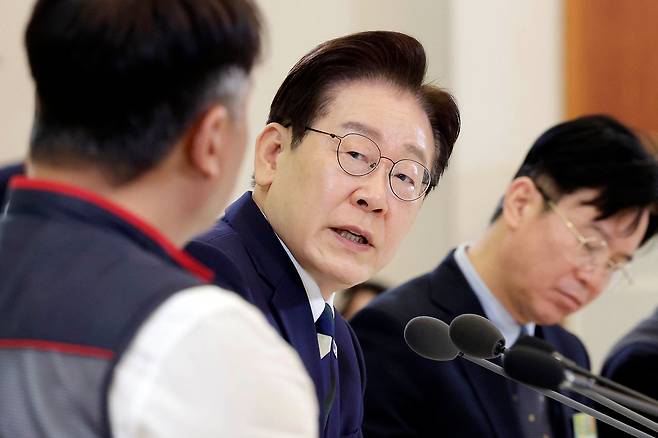 이재명 대통령이 지난 10일 청와대에서 열린 민주노총 초청간담회에서 발언하고 있다. 청와대통신사진기자단