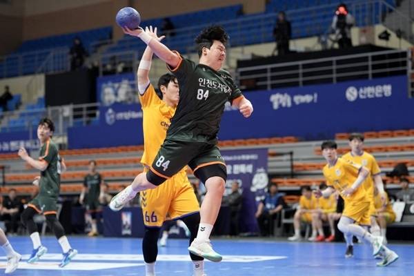 사진 인천도시공사 강준구 러닝슛