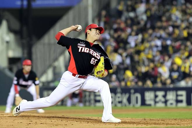 ▲ 성영탁이 9회 계속해서 좋은 모습을 보인다면 새 마무리 후보 경쟁에도 불을 붙일 수 있다 ⓒKIA타이거즈