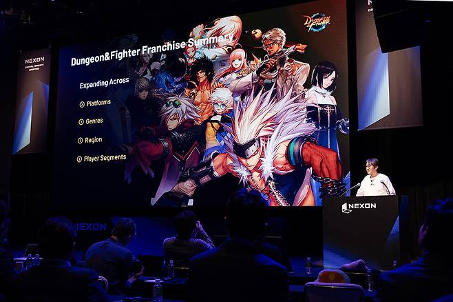 지난달 31일 자본시장설명회에서 '던전앤파이터' IP의 신작을 공개한 이정헌 넥슨 대표./넥슨