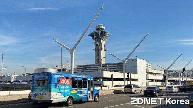 미국 캘리포니아 주 로스앤젤레스 국제공항 내 관제탑. (사진=지디넷코리아)