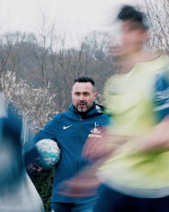 ▲ 데 제르비 감독은 지난 1일 토트넘 홋스퍼의 새 감독으로 공식 선임됐다. 이번 시즌 토트넘은 지도자 교체만 세 차례나 겪었다. 시즌 초반 기대를 모았던 토마스 프랭크 감독이 성적 부진으로 물러났고, 이후 소방수로 투입된 이고르 투도르 감독 역시 반등에 실패하며 짧은 임기를 마쳤다. ⓒ 토트넘 홋스퍼