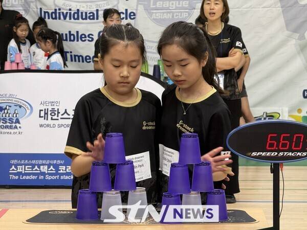 더블 경기에 임하고 있는 G-스택 드리머즈 신주아(오른쪽). /사진(광명)=STN