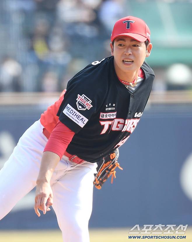 22일 잠실구장에서 열린 KBO리그 두산과 KIA의 시범 경기. 투구하고 있는 KIA 이태양. 잠실=송정헌 기자songs@sportschosun.com/2026.03.22/