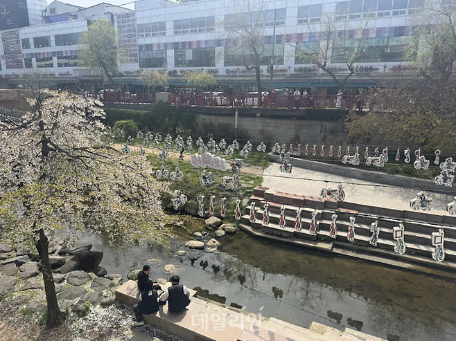 11일 오후 경기 수원 팔달구 수원천로 모습 ⓒ데일리안 오수진 기자