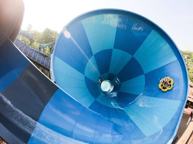 삼성물산 리조트부문 에버랜드는 국내 대표 워터파크 캐리비안 베이가 봄단장을 마치고 18일 재개장한다고 13일 밝혔다. 사진은 캐리비안 베이 메가스톰. 삼성물산 제공