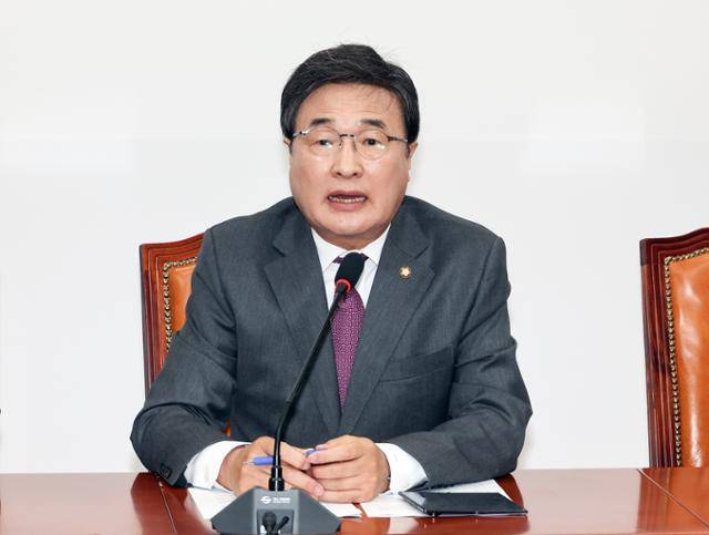 국민의힘 당대표 특보단장인 김대식 의원이 13일 국회에서 장동혁 대표의 방미 일정과 관련해 기자회견을 하고 있다. 연합뉴스