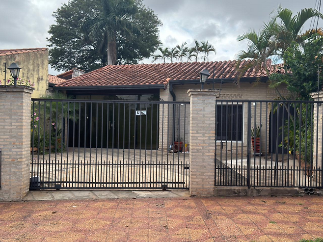 법무법인 대륜이 확인한 파라과이 아순시온에 있는 '나무위키' 소유주 '우만레 S.R.L.'의 본사. / 사진 = 김장겸 국민의힘 의원실.