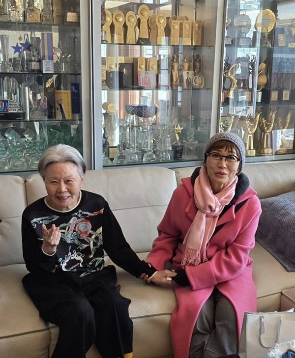 왼쪽부터 옥경이 하춘화/태진아 계정 캡처