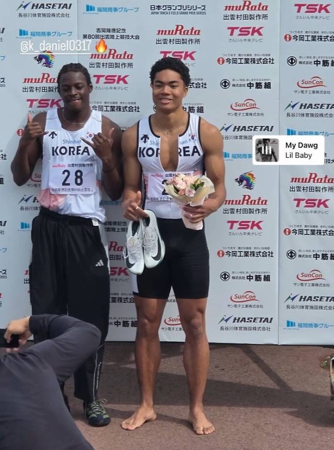 비웨사 다니엘 가사마(사진 왼쪽)와 나마디 조엘진. 조엘진 SNS 캡처