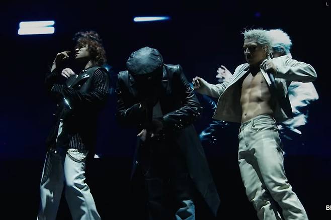 그룹 빅뱅이 12일(현지 시각) 밤 미국 캘리포니아주 인디오에서 열린 '코첼라 밸리 뮤직 앤드 아츠 페스티벌'에 출연했다. 코첼라 유튜브 라이브 캡처