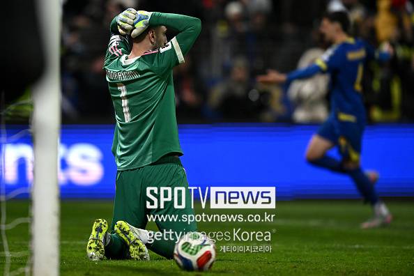 ▲ 이탈리아는 지난 1일 월드컵 세 대회 연속 본선행 실패라는 충격적인 성적표를 받아들었다. 이날 보스니아 제니차에서 열린 2026 북중미 월드컵 유럽 플레이오프 결승에서 보스니아헤르체고비나에 승부차기 혈전 끝에 고개를 떨궜다. 120분 연장까지 1-1로 승패를 가리지 못한 뒤 치른 '11m 룰렛'에서 1-4로 완패했다.