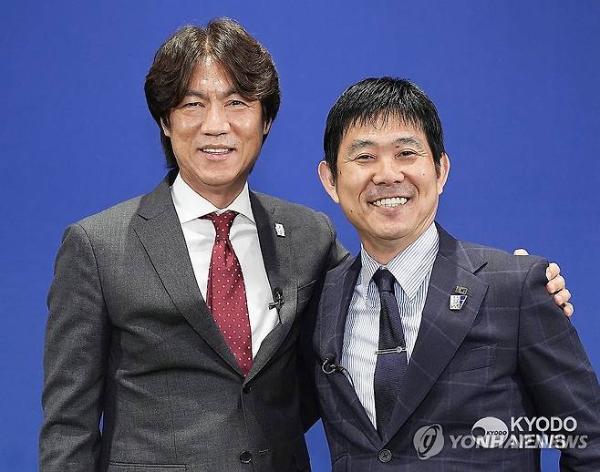 홍명보 감독이 이끄는 대한민국 축구 대표팀이 1일(한국시간) 오스트리아 빈에 있는 에른스트 하펠 스타디온에서 열린 오스트리아와의 3월 두 번째 평가전에서 0-1로 패했다. 마르셀 자비처에게 결승 골을 내주면서 한국은 7년 만에 처음으로 2경기 연속 무득점 경기를 당했다. 한국은 지난달 28일 코트디부아르전 0-4 충격패를 당하며 출발했다. 가상의 남아프리카공화국인 코트디부아르의 1.5군을 상대로 무려 4골을 헌납하며 무너졌다. 2026년부터 실시간으로 경기 결과가 반영되는 FIFA 랭킹에서 한국은 무려 3계단 떨어진 25위(1588.66점)로 가라앉았다. 한국을 꺾은 24위 오스트리아(1593.45점)보다 아래로 내려갔다. 연합뉴스