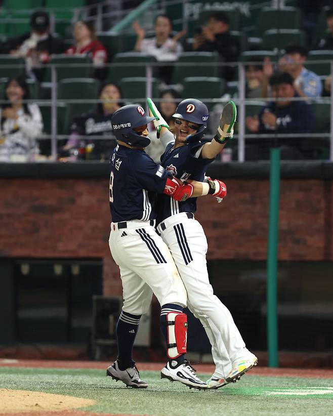 두산 베어스 손아섭(왼쪽). (두산 제공)