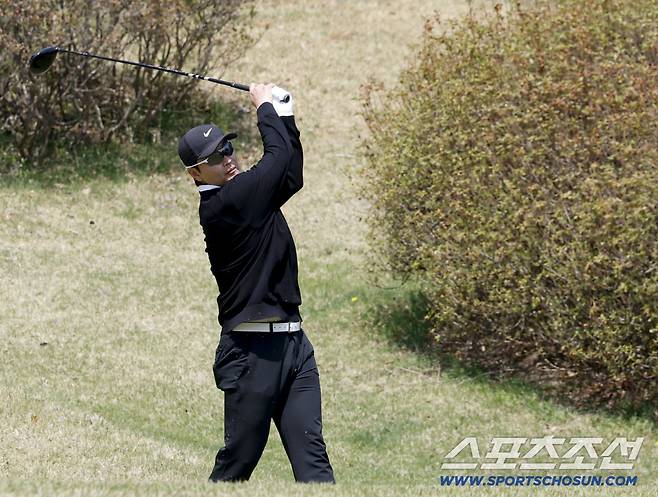 13일 용인 코리아CC에서 '2026 축구인 골프대회'가 열렸다. 티샷을 하고 있는 이동국. 용인=송정헌 기자songs@sportschosun.com/2026.04.13/