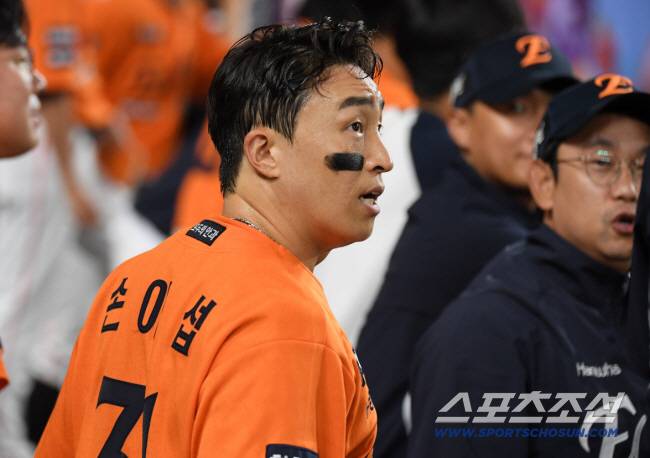 14일 대전 한화생명볼파크에서 열린 한화 이글스와 키움 히어로즈의 경기. 한화 손아섭이 득점 후 숨을 고르고 있다. 대전=박재만 기자 pjm@sportschosun.com/2025.09.14/