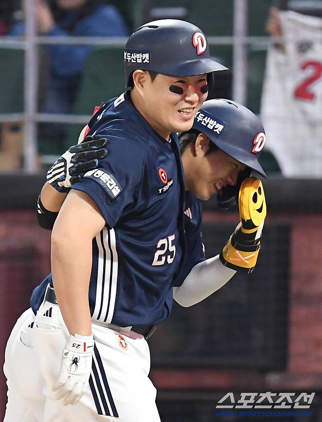 14일 인천 SSG랜더스필드에서 열린 SSG와 두산의 주중 3연전 첫 번째 경기. 3회 시즌 1호 투런홈런을 날린 두산 양의지. 인천=송정헌 기자songs@sportschosun.com/2026.04.14/