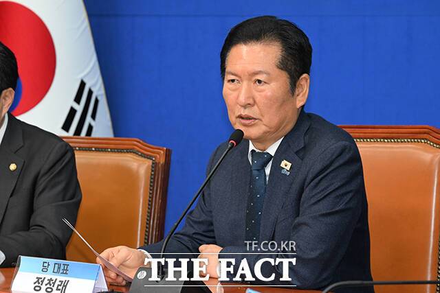 민주당 '착!붙 공약 프로젝트' 공약 발표 행사에 참석한 정청래 대표.