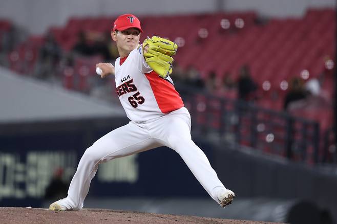 KIA의 필승조로 자리매김한 오른손 투수 성영탁. KIA 제공