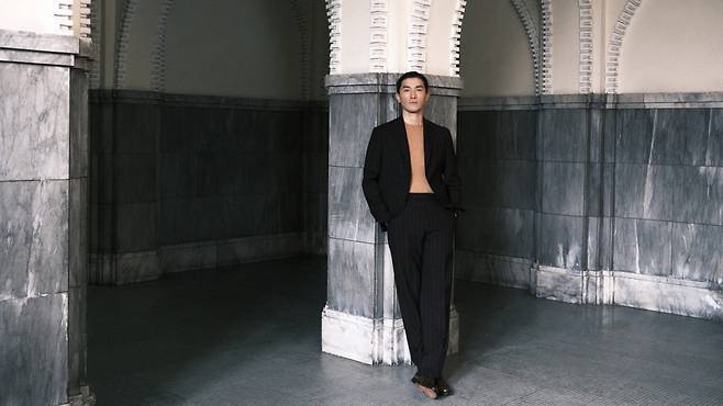 LF 남성복 브랜드 마에스트로 2026년 봄·여름 시즌 수트 화보. 사진=LF