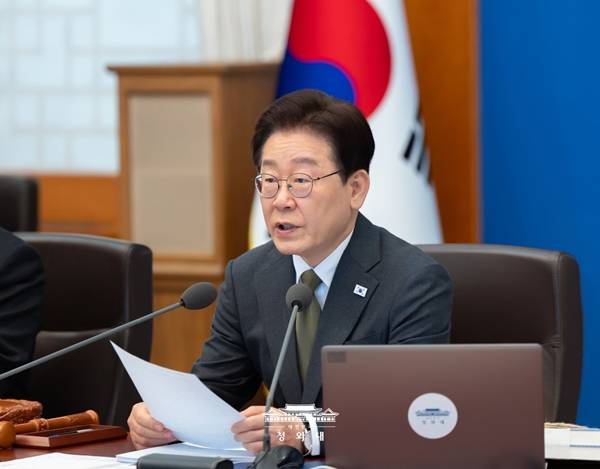 ▲ 14일 국무회의에서 발언하는 이재명 대통령. 사진=청와대