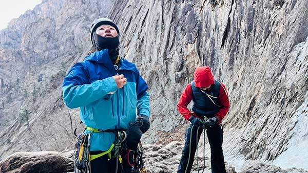 TIAD 시작 전 마지막 준비를 하고 있다. 왼쪽이 문성욱, 오른쪽이 신성훈씨다.
