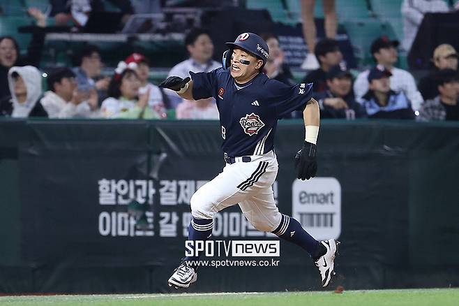 ▲ 두산 베어스 손아섭이 14일 인천 SSG랜더스필드에서 열린 2026 신한 SOL KBO리그 SSG 랜더스와의 원정경기에 2번 타자 겸 지명타자로 선발 출전해 시즌 첫 홈런을 때려내고 볼넷 2개를 골라내는 등 맹활약했다. 한화 이글스 소속이었던 손아섭은 14일 오전 두산으로 트레이드됐다. 한화의 2군 퓨처스팀에 머물다 두산 1군 선수단에 합류했다. ⓒ곽혜미 기자