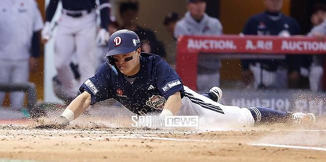 ▲ 두산 베어스 손아섭이 14일 인천 SSG랜더스필드에서 열린 2026 신한 SOL KBO리그 SSG 랜더스와의 원정경기에 2번 타자 겸 지명타자로 선발 출전해 시즌 첫 홈런을 때려내고 볼넷 2개를 골라내는 등 맹활약했다. 한화 이글스 소속이었던 손아섭은 14일 오전 두산으로 트레이드됐다. 한화의 2군 퓨처스팀에 머물다 두산 1군 선수단에 합류했다. ⓒ곽혜미 기자