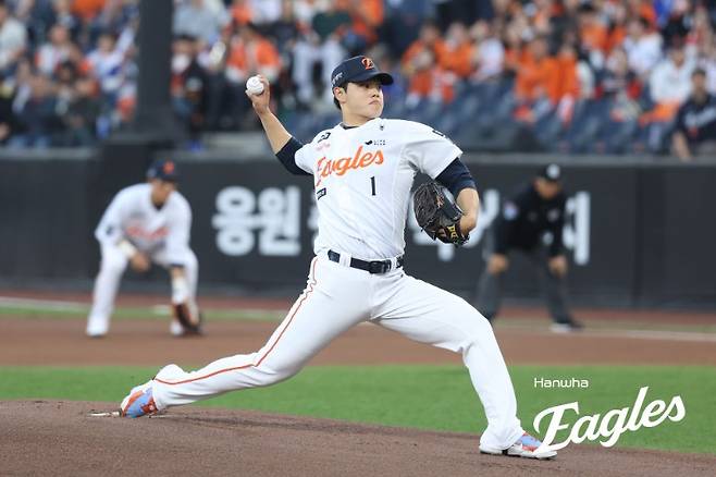 한화 이글스 우완 문동주가 14일 대전 한화생명 볼파크에서 열린 2026 신한 SOL KBO리그 삼성 라이온즈와의 팀 간 1차전에 선발등판, 5이닝 무실점으로 호투했다. 사진 한화 이글스