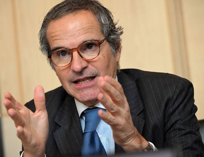 라파엘 그로시 국제원자력기구(IAEA) 사무총장이 15일 서울 종로구 포시즌스 호텔 서울에서 기자간담회를 하고 있다. 뉴스1