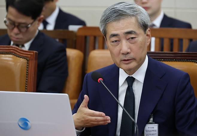 “성장률 2% 못 미칠 가능성도” 신현송 한국은행 총재 후보자가 15일 국회 재정경제기획위원회에서 열린 인사청문회에서 의원 질의에 답변하고 있다. 연합뉴스