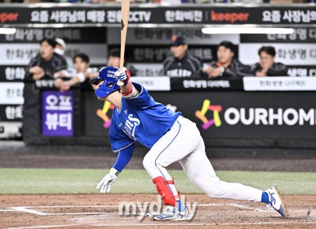 14일 오후 대전 한화생명볼파크에서 진행된 '2026 프로야구 KBO리그' 한화이글스와 삼성 라이온즈의 경기. 삼성 박승규가 6회초 2사 만루서 타격을 하고 있다./마이데일리