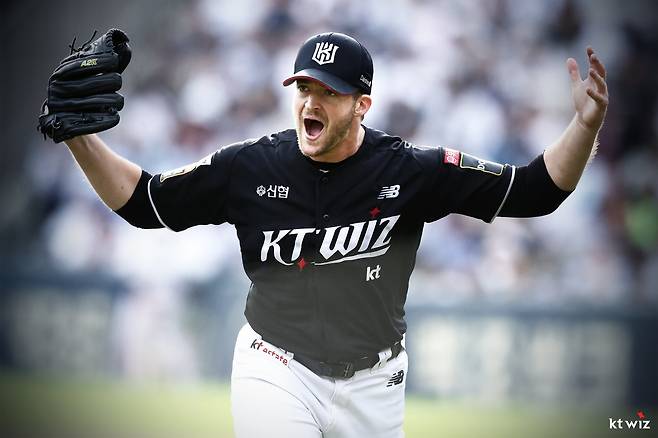 두산 웨스 벤자민은 15일 첫 실전 등판에 나서 3이닝 1실점하며 최고 구속 148㎞를 기록했다. 사진은 KT 시절 벤자민. 사진제공|KT 위즈
