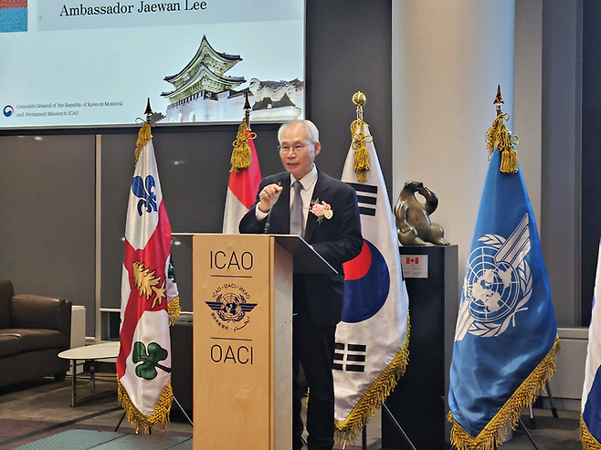 ▲이재완 한국항공대학교 항공우주정책대학원장이 주 ICAO 대사 시절 회의장에서 발언하는 모습. 사진=이재완 원장 제공