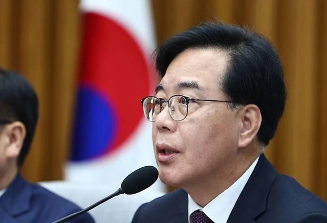 송언석 국민의힘 원내대표가 14일 오전 서울 여의도 국회에서 열린 원내대책회의에서 발언하고 있다. ⓒ뉴시스