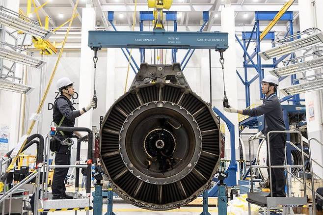 대한항공 엔진 테스트 셀(ETC)에서 엔진 출고 전 최종 성능 시험을 진행하는 모습ⓒ대한항공