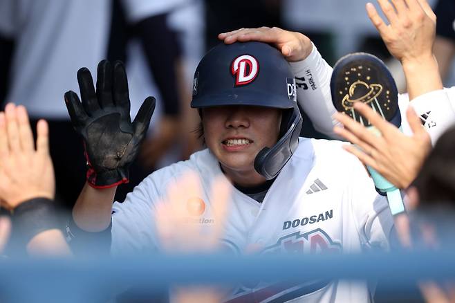 19일 잠실 KIA전에서 홈런 2개 포함 3안타 3타점으로 활약한 두산 박준순. 연합뉴스