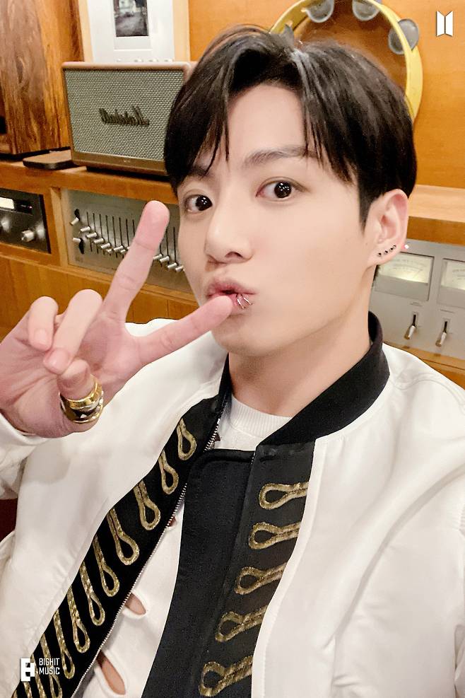 방탄소년단 정국 '#jungkook' 해시태그 틱톡 최초·유일 게시물 4000만 개 돌파..'초강력 틱톡 제왕'