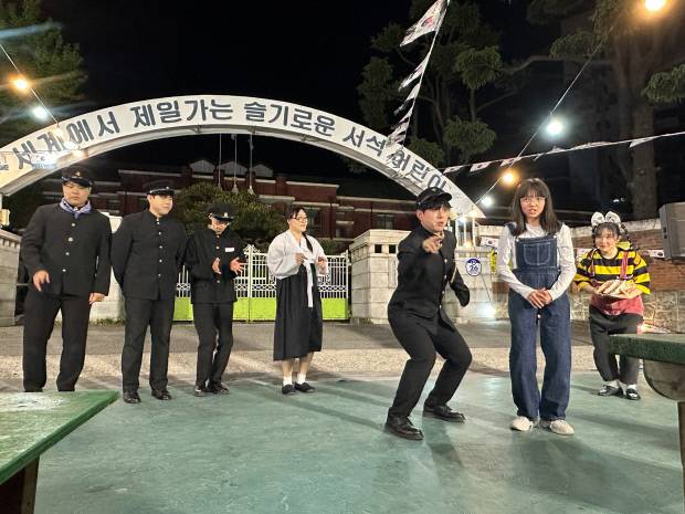 ‘2026 광주국가유산야행’이 24~25일 광주읍성 유허, 옛 전남도청, 서석초등학교 일원에서 펼쳐진다. 지난해 행사 모습. <광주 동구 제공>