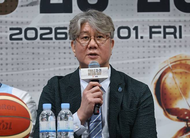 소노 손창환 감독이 1일 KBL센터에서 열린 프로농구 챔피언결정전 미디어데이에서 각오를 밝히고 있다. 연합뉴스
