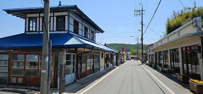 충남 서천군 판교면 현암리 '시간이 멈춘마을'전경. 이곳에는 1930~1970년대 건물 7개가 있다. 김방현 기자