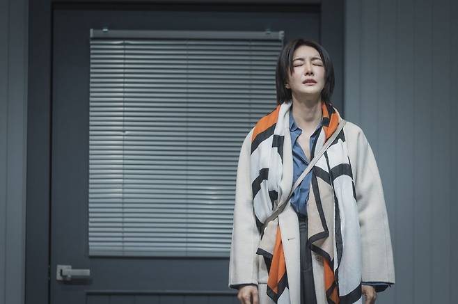 국립극단이 지난해에 이어 올해 선보이고 있는 연극 ‘그의 어머니’. 올해는 배우 진서연이 주역을 맡았다. (c)국립극단